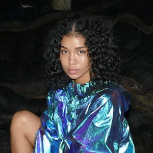 Meet your Posher, Chloe